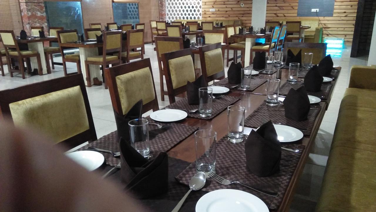 Hotel Neelam Moga ลูดิฮานา ภายนอก รูปภาพ
