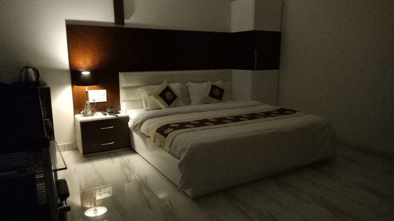 Hotel Neelam Moga ลูดิฮานา ภายนอก รูปภาพ