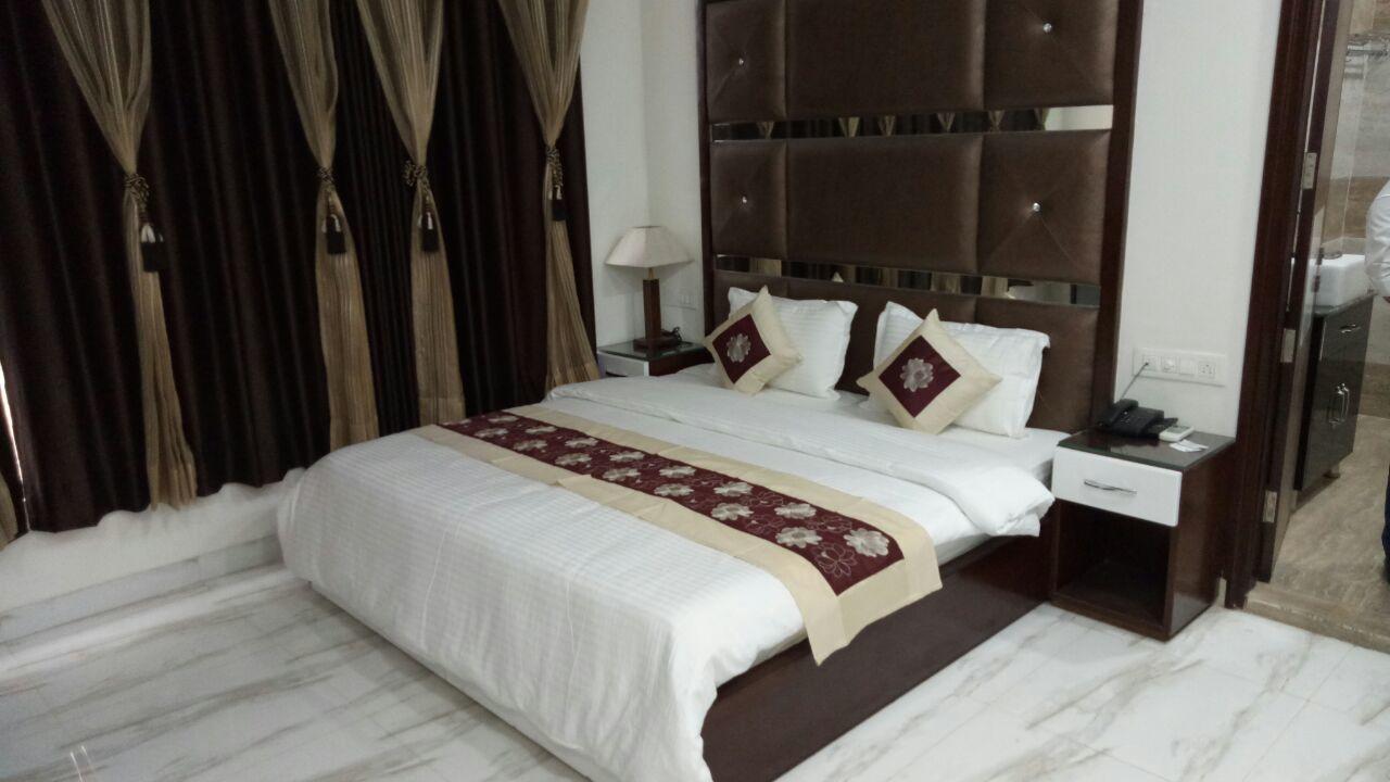 Hotel Neelam Moga ลูดิฮานา ภายนอก รูปภาพ