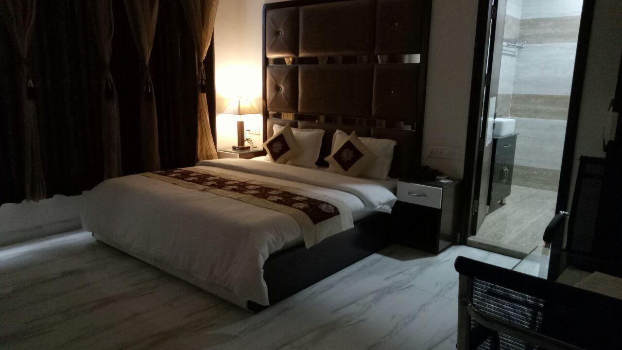 Hotel Neelam Moga ลูดิฮานา ภายนอก รูปภาพ