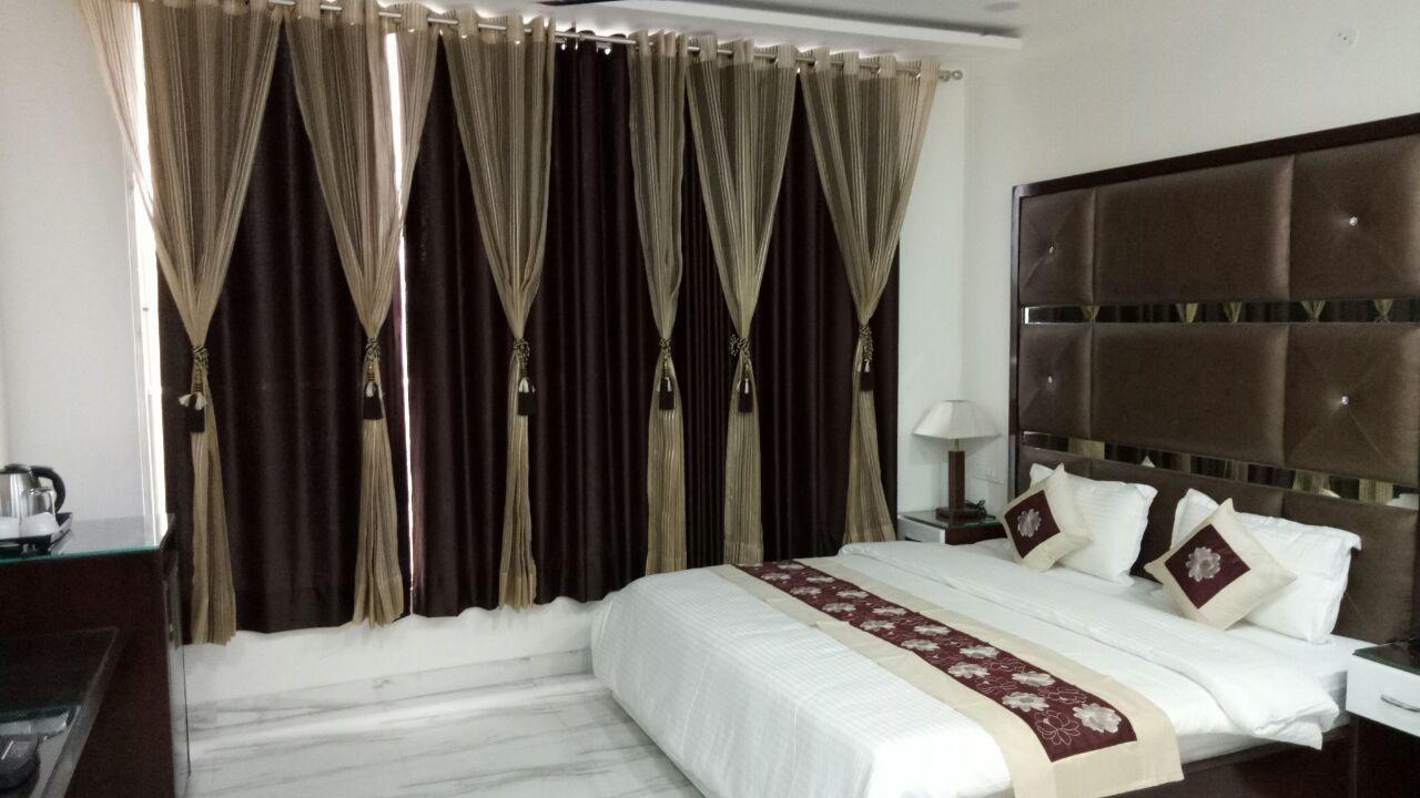 Hotel Neelam Moga ลูดิฮานา ภายนอก รูปภาพ